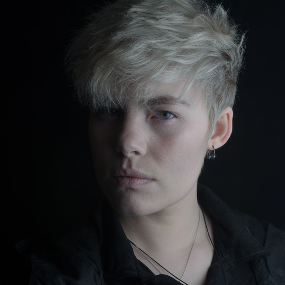 Meet your Posher, Kal - Picture 1 of 1